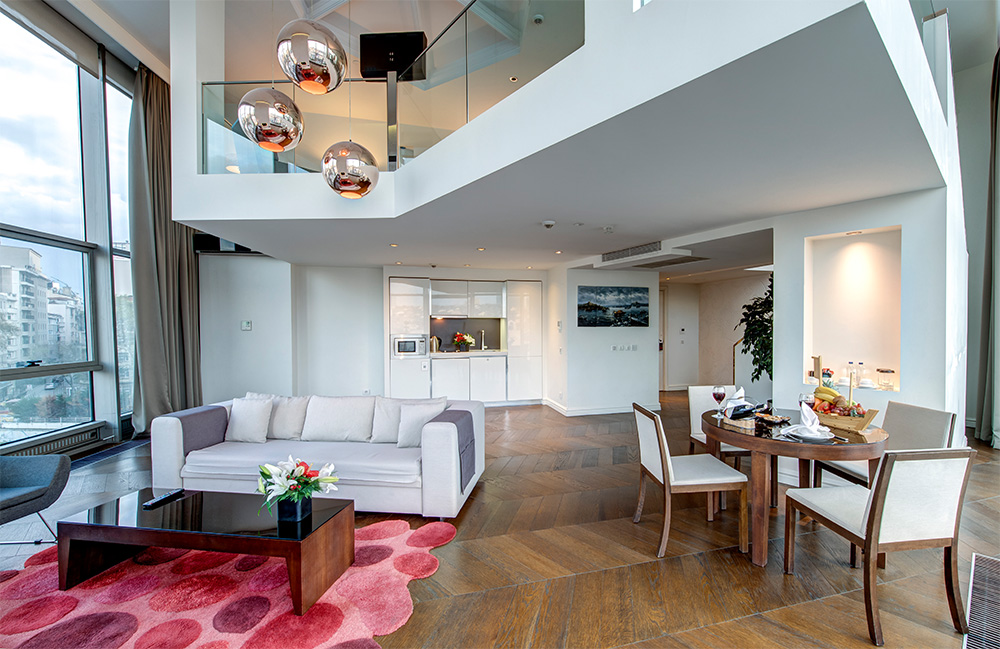 Duplex King Suite Balcony 140m2-11