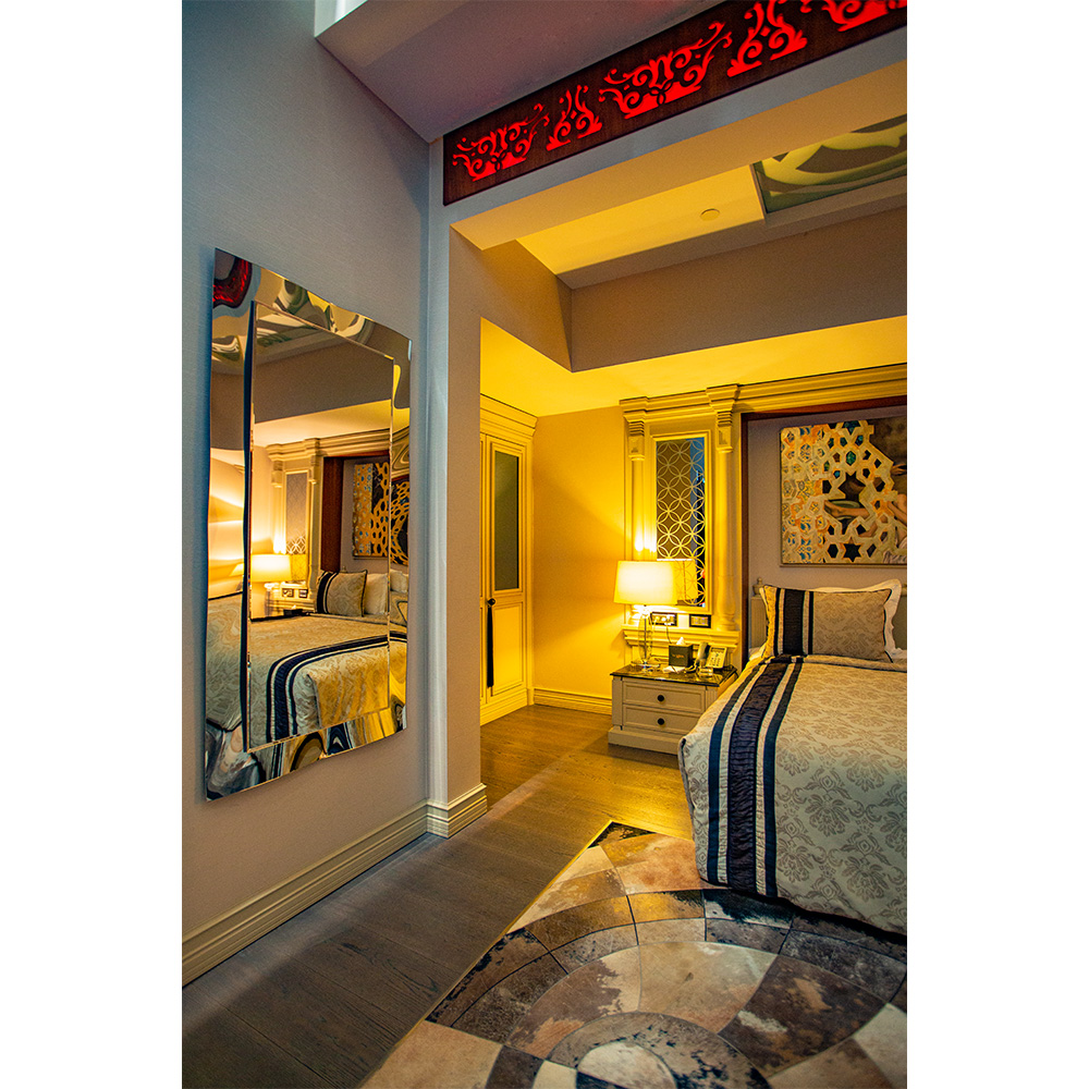 _0001s_0003_Penthouse King 5